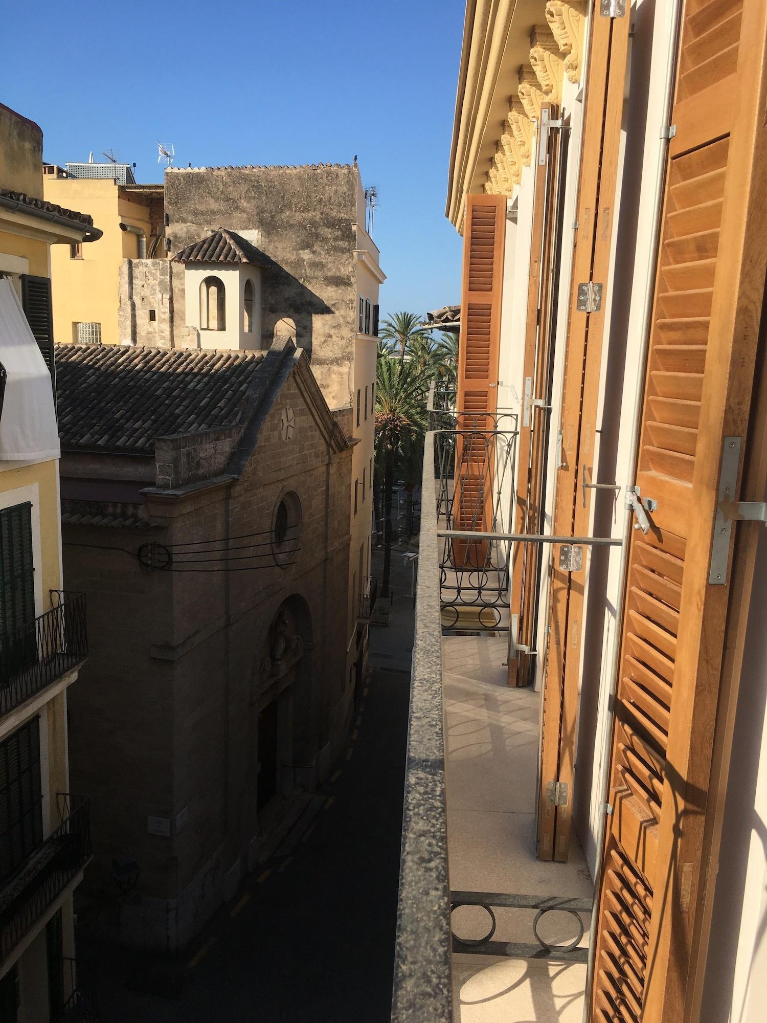 Bo Hotel Palma エクステリア 写真 Balcony of a typical house in the old town of Poetto