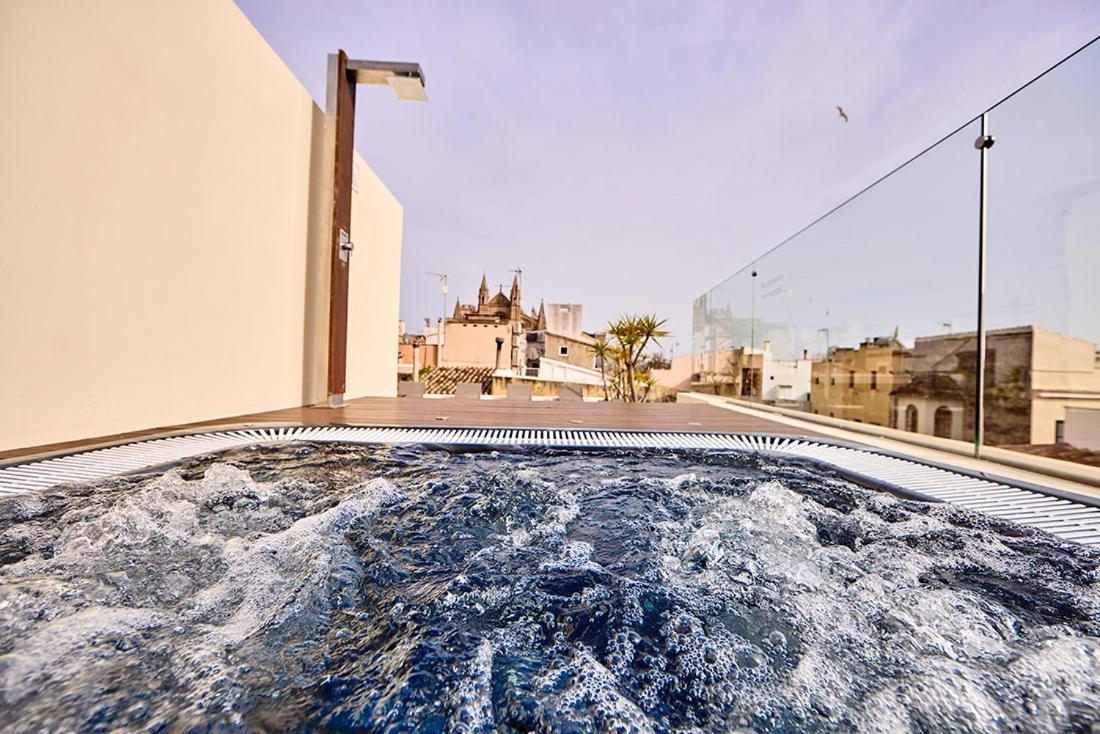 Bo Hotel Palma エクステリア 写真 Hot tub on the rooftop